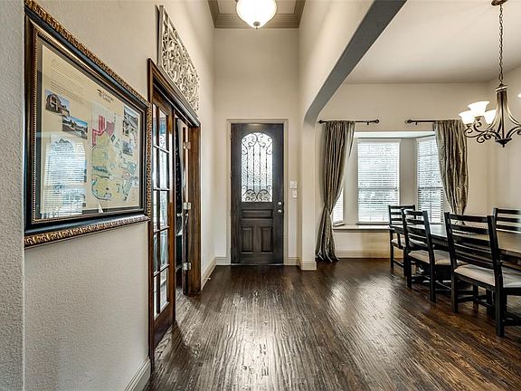 3rd image of 304 River Meadows Ln
