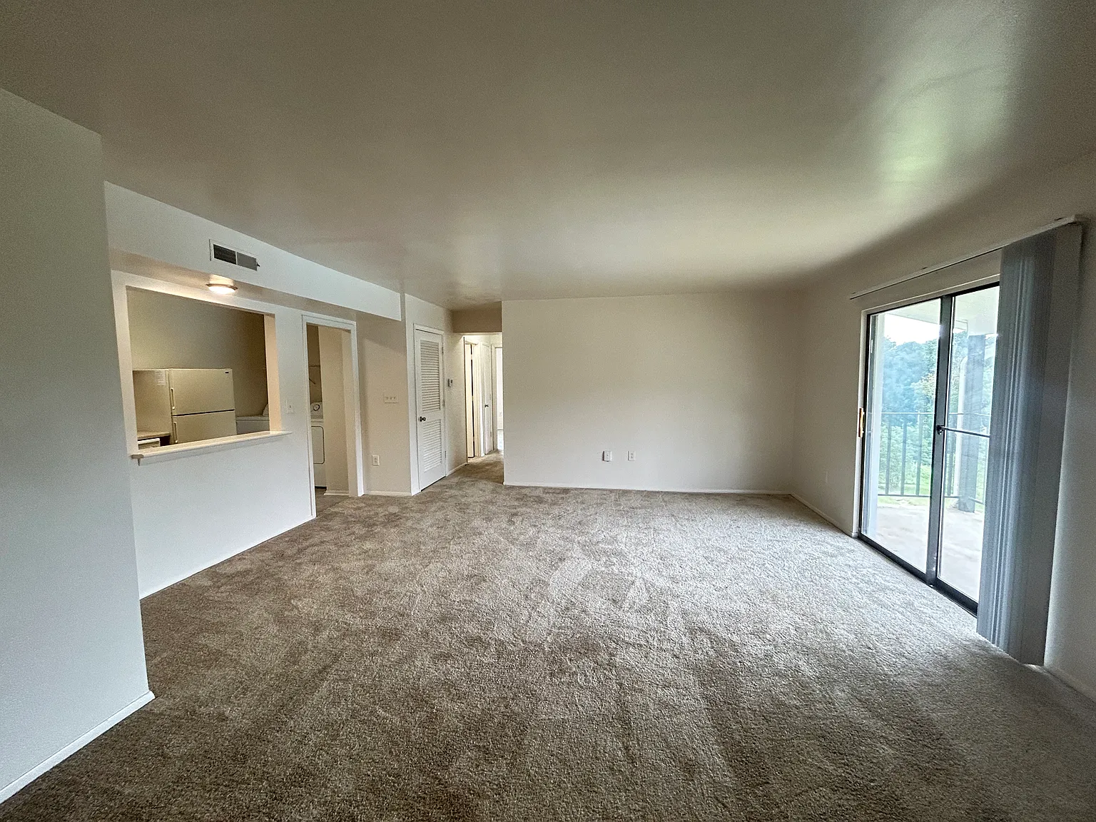 County Green Apartments — Photo 1