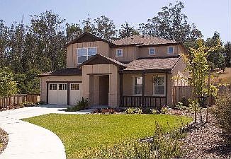 House front view :: 940 Elm Dr