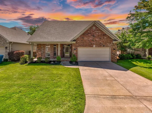 10 Courtside Pl, Little Rock, AR 72210