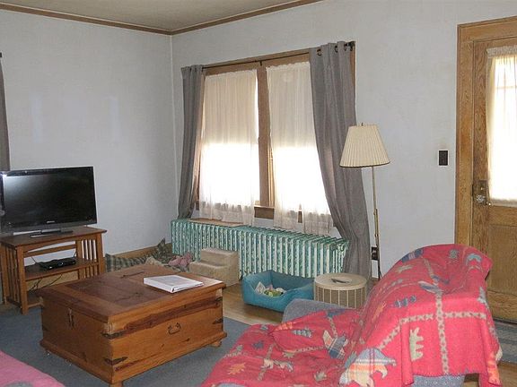 2nd image of 805 Robertson Ave