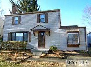 906 Lincoln Dr, Parkersburg, WV 26104