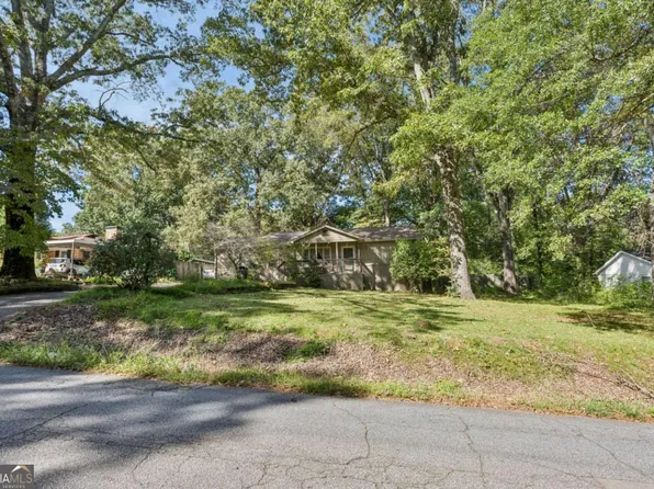 5800 Crabapple Dr SW, Mableton, GA 30126