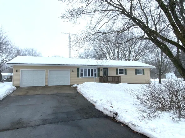 301 N 5th St, Malta, IL 60150