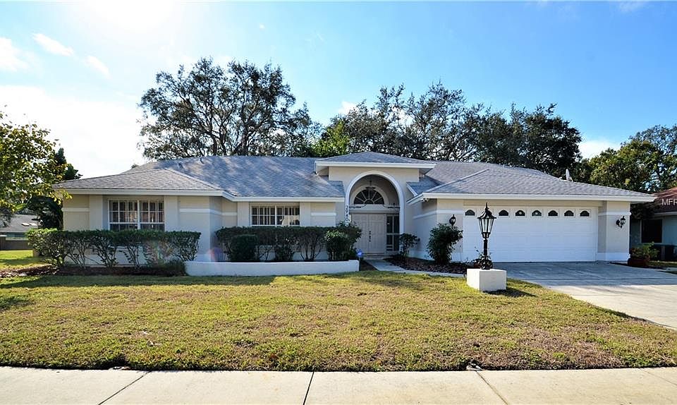 1st image of 2940 Windridge Dr