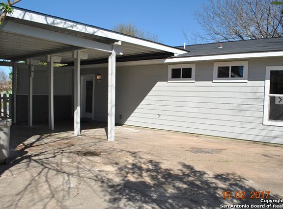5th image of 218 Gilbert Ln