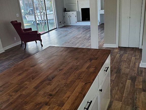 2nd image of 314 Mallard Cir