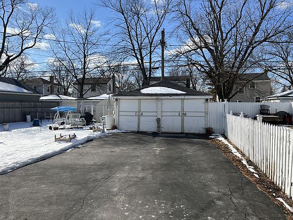 4th image of 2304 S 9th Ave