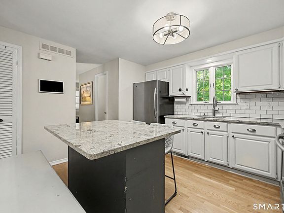 4th image of 12 Regent Court