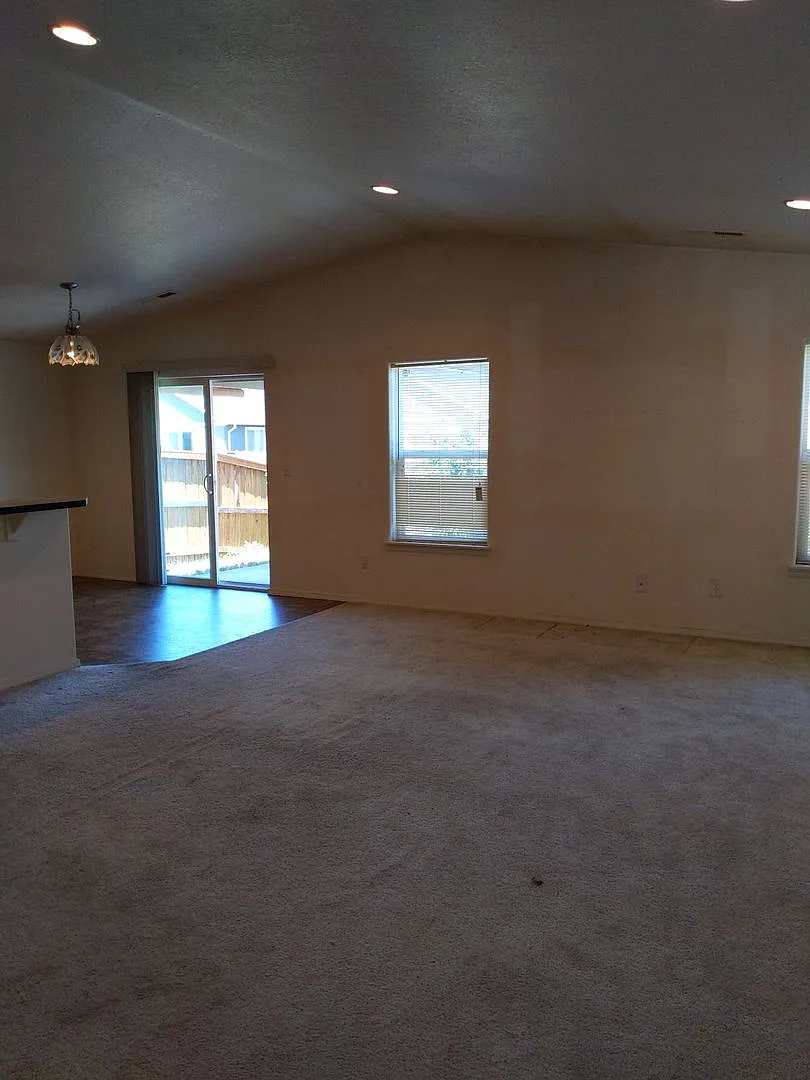 Lovely Home in the Bethel-Danebo Area — Photo 4
