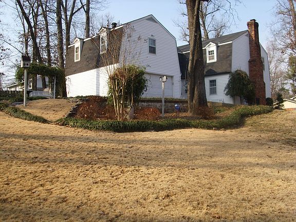 Back Yard/SE Corner