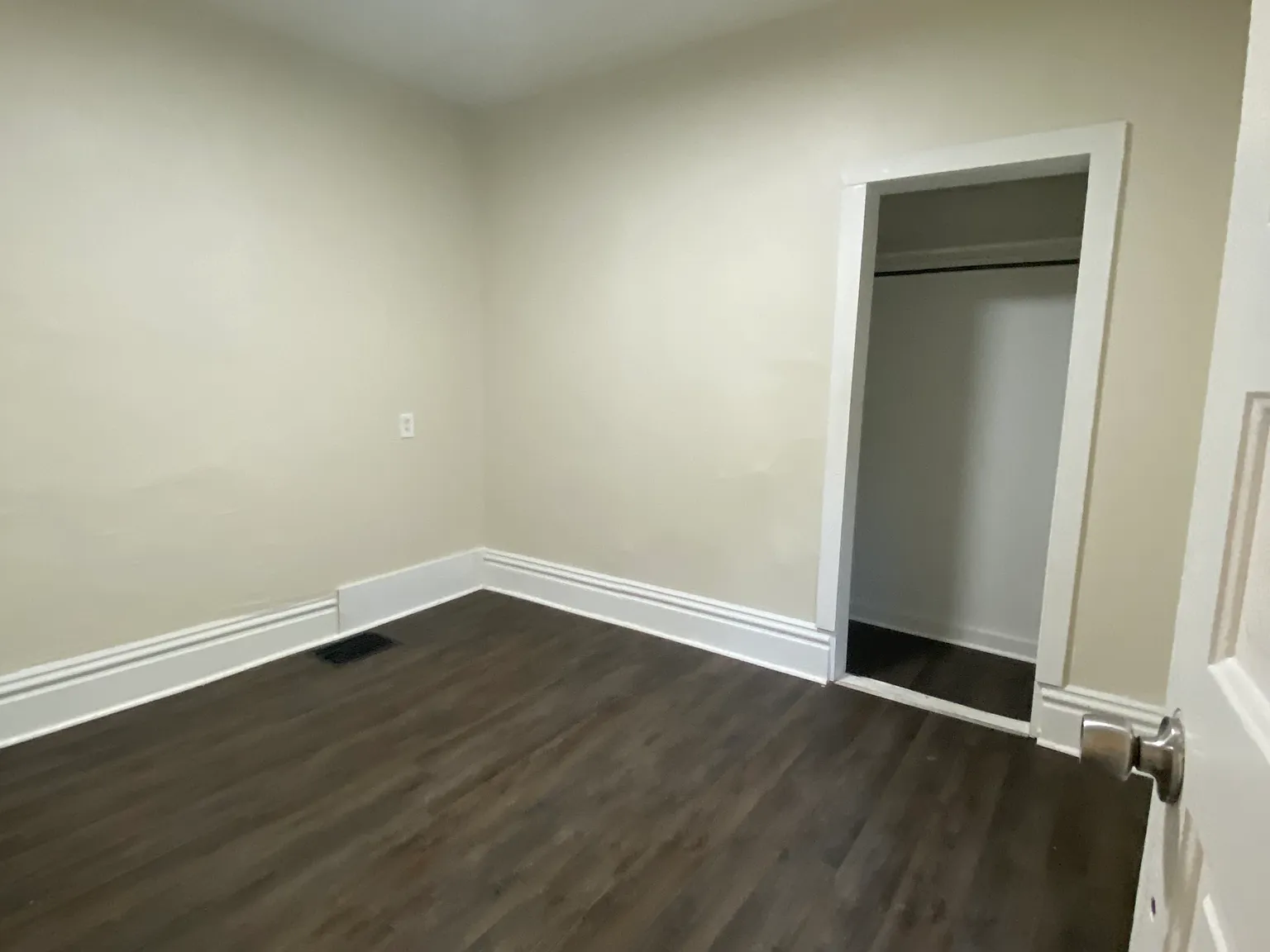3 bed, $1,525 — Photo 4