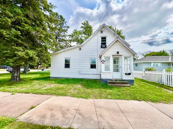116 6th St E, Ashland, WI 54806