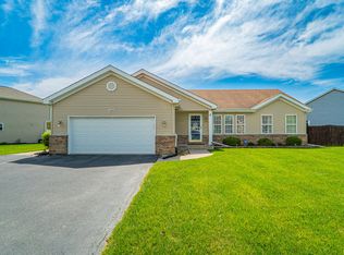 1525 W 94th Ln, Crown Point, IN 46307