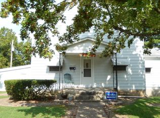 409 W Spring St, Anna, IL 62906