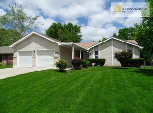 704 NE 81st St, Kansas City, MO 64118