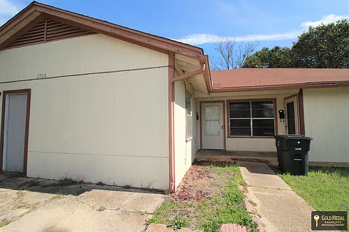 1706 Cole St Photo 1