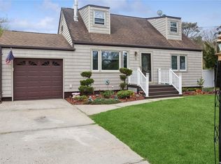 10 Laura Dr, Centereach, NY 11720