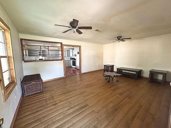 3rd image of 4439 9th St