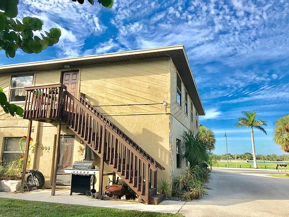 4th image of 1821 Seaway Dr APT E