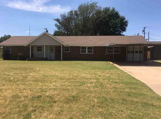 711 Wilkie Rd, Mooreland, OK 73852