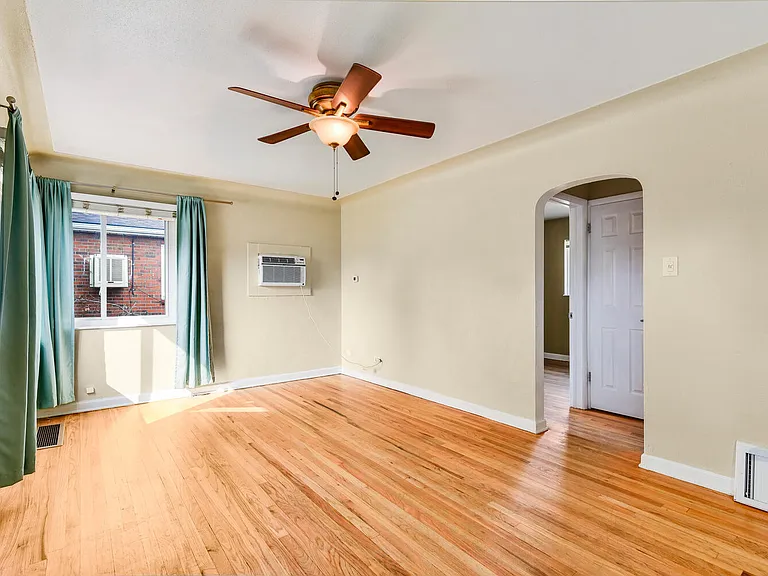 3208 Niagara St — Photo 6
