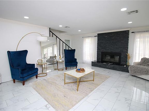 2nd image of 502 Burgander Dr
