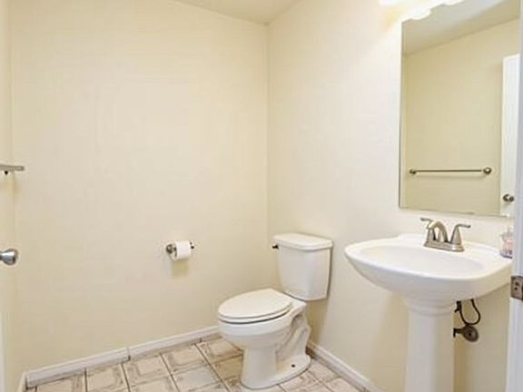 2nd image of 100 Oak St