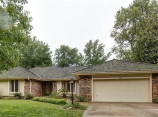 1936 E Vincent Dr, Springfield, MO 65804