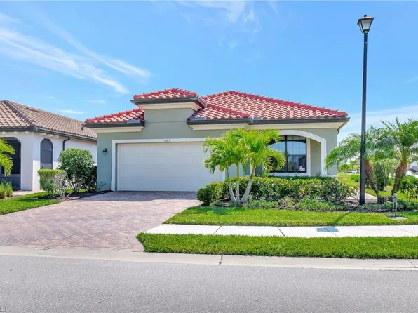 1563 Santiago CIR, NAPLES, FL 34113