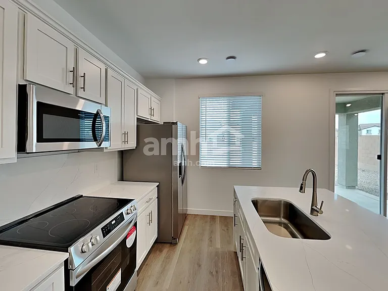 6041 W Calle Palmitas — Photo 3