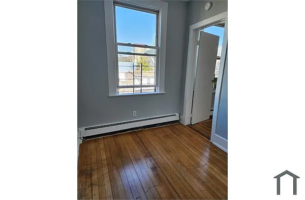 Building Photo - 18 Porach St #2