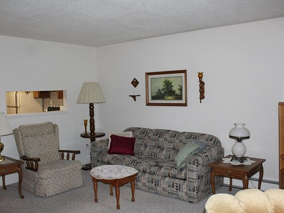 4th image of 137 Canterbury Ln