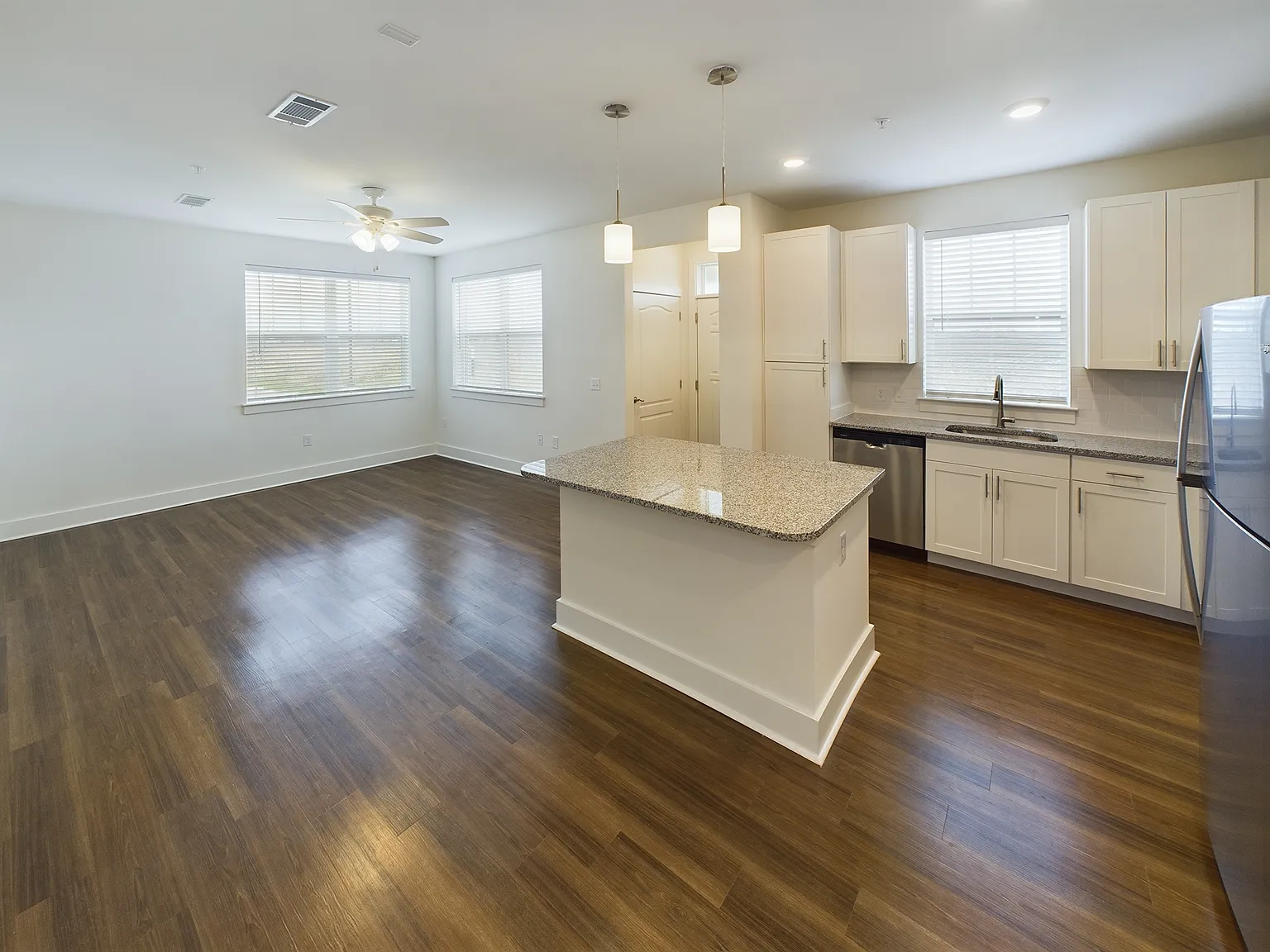 2 bed, 1150 sqft, $2,089 — Photo 1