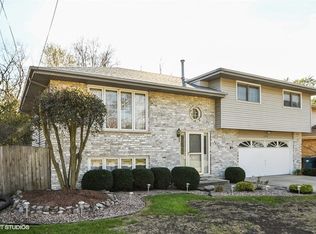 4225 W 142nd St, Crestwood, IL 60445
