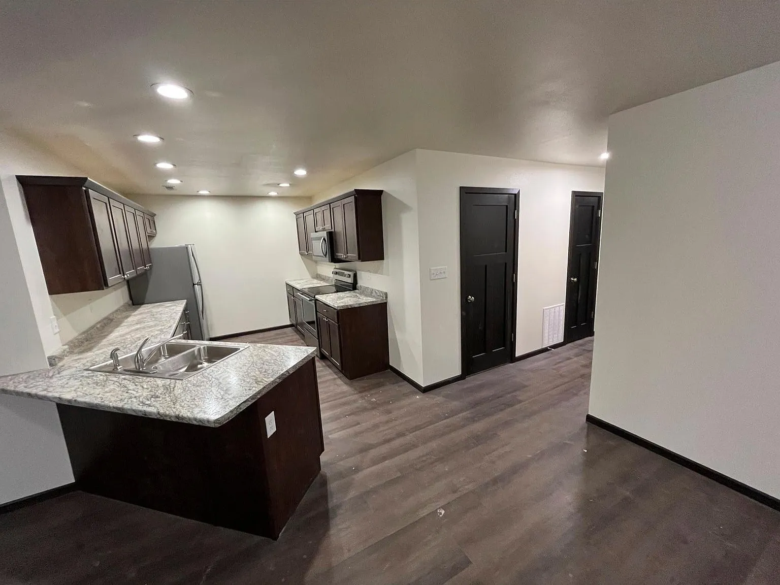 305 Post Oak Dr — Photo 3