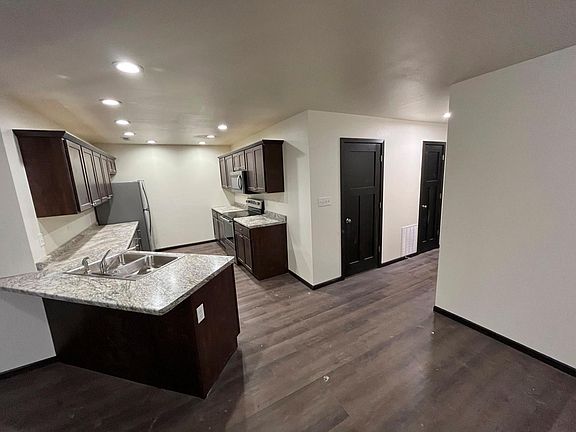 3rd image of 305 Post Oak Dr #A