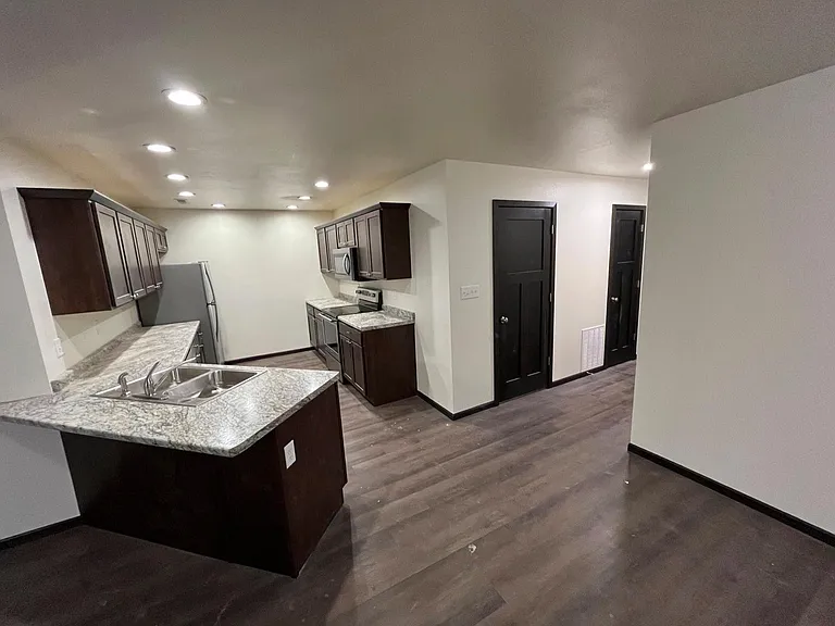 305 Post Oak Dr #A — Photo 3