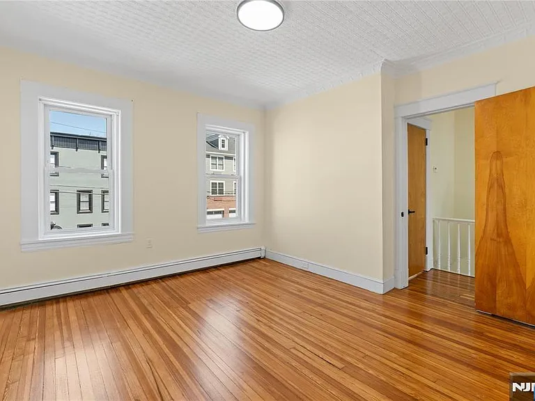 244 Lincoln Ave — Photo 7