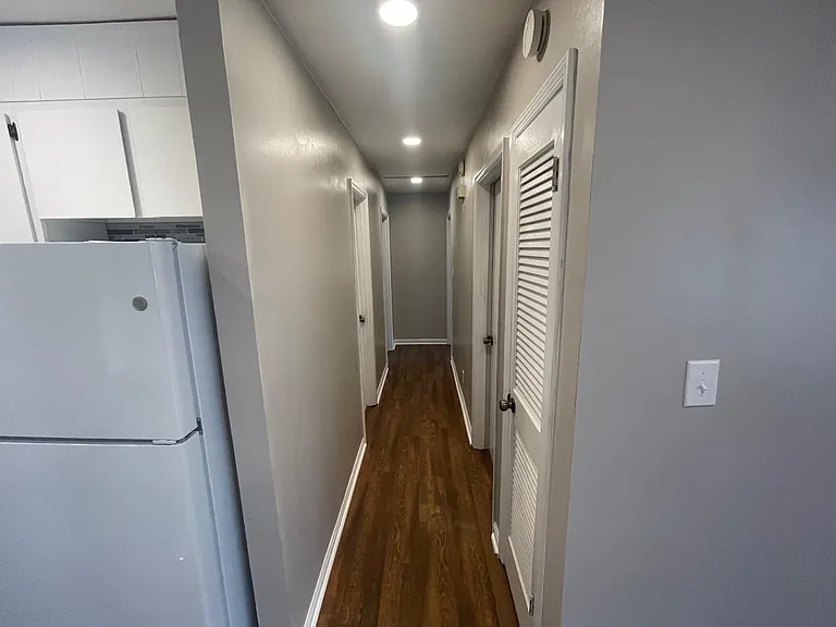 1114 Greendale Ct — Photo 8