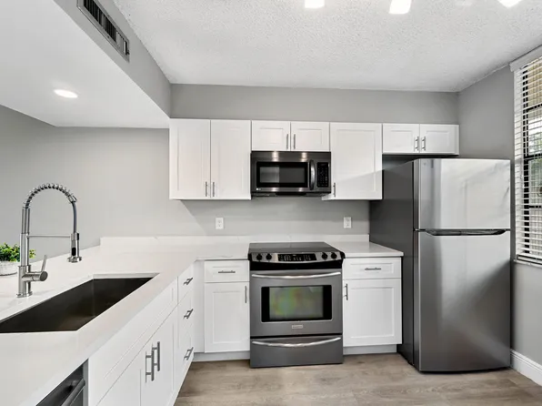 3636 Whitehall Drive #402, West Palm Beach, FL 33401