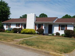 918 Mossman Cir, Point Pleasant, WV 25550