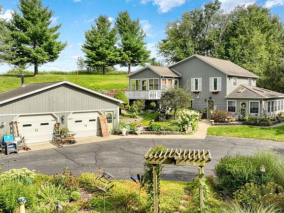 2nd image of 6443 Beecher Rd