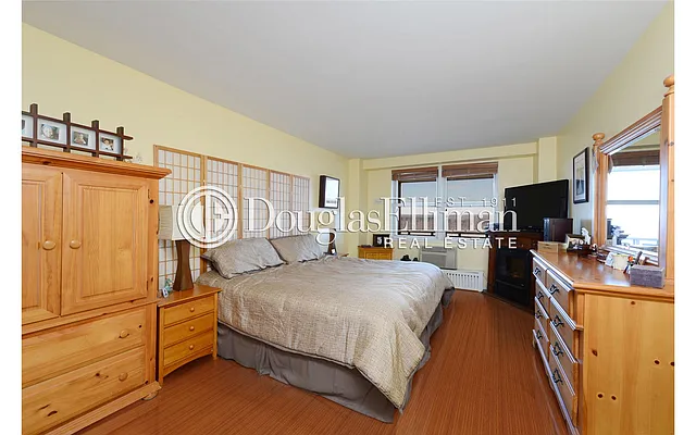 Sold by Douglas Elliman | media 29