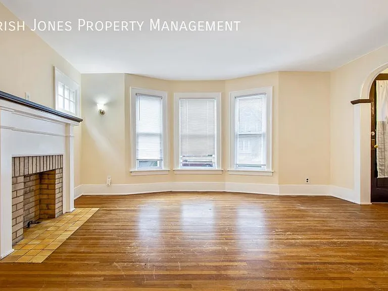 20 Avery Ave #LOWER — Photo 9