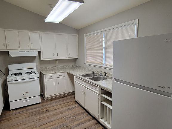 3rd image of 870 Von Blond Dr #A
