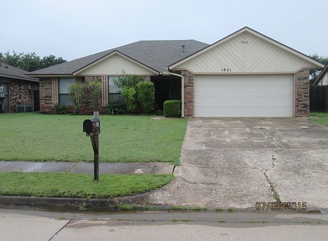 1st image of 1821 Briarhill St