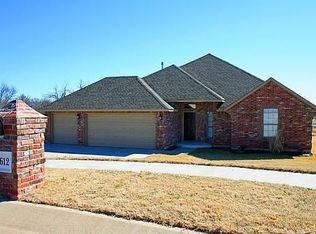 4612 Mackenzie Dr, Moore, OK 73160