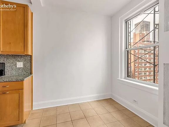 5th image of 136 E 36th St APT 9G