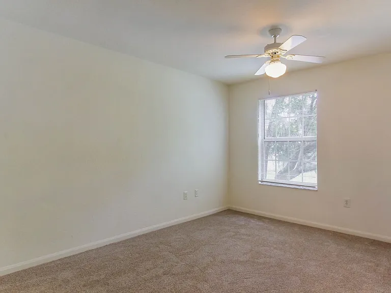 Windermere Apartments — Photo 23